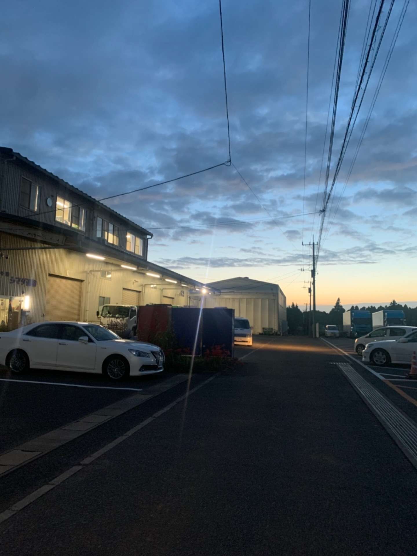 綺麗な夕空！　　（八街市　運送会社　事務員　急募）